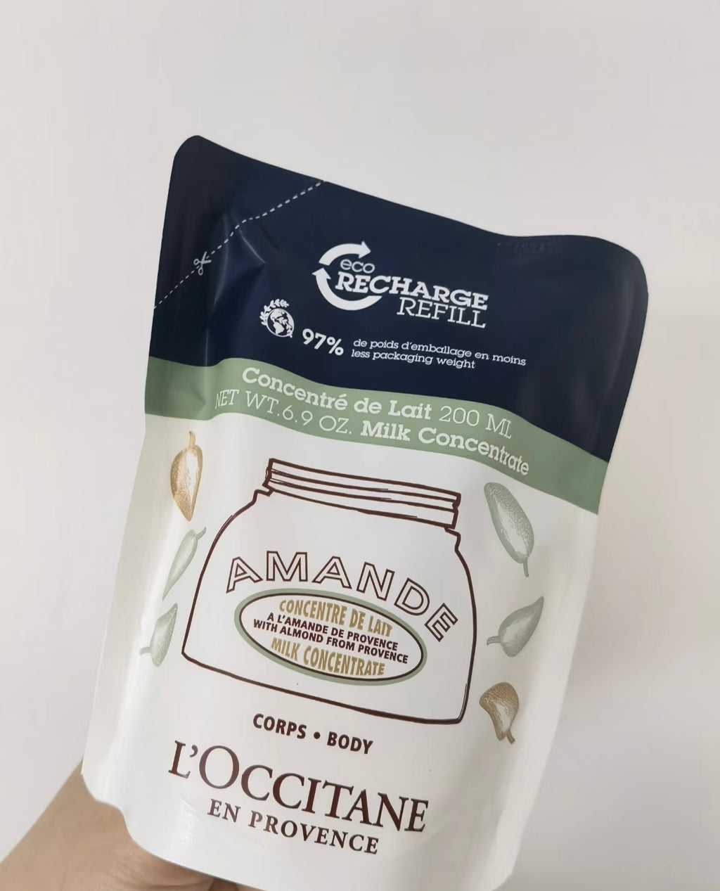 L’OCCITANE Almond Milk Concentrate Duo (200ml + Eco-Refill) | 50% Warehouse Clearance