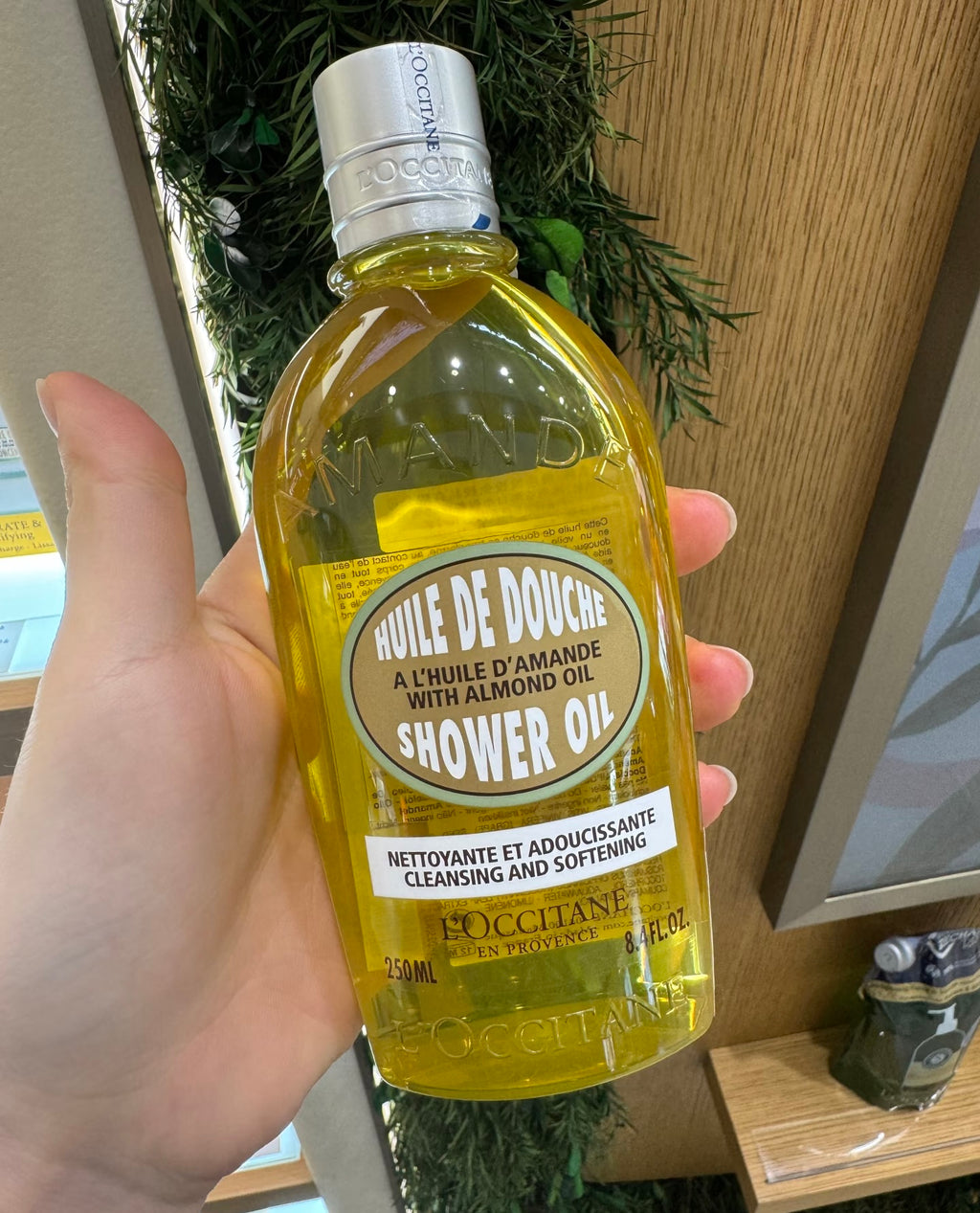 L’OCCITANE Almond Shower Oil – With Almond Oil | 50% Warehouse Clearance